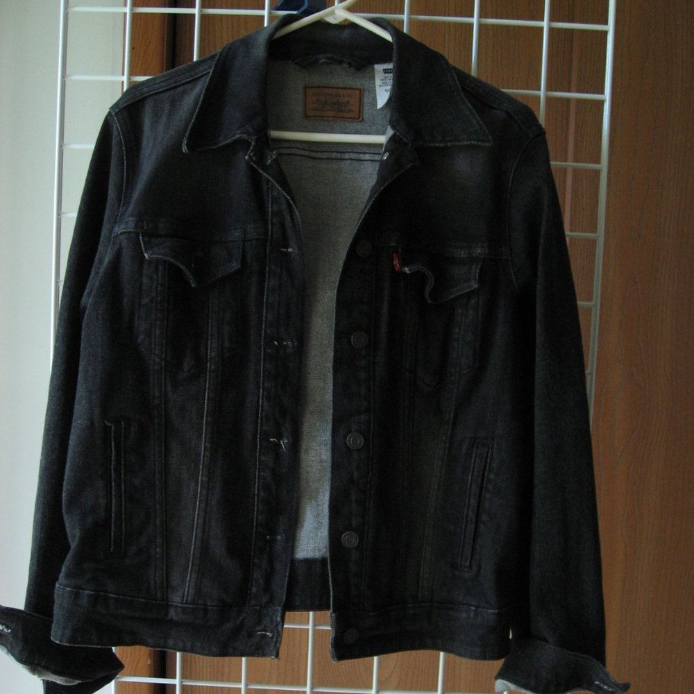 Levi's black denim relaxed fit jacket - size XL